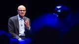 Šéf Microsoftu nechce, aby veľké AI firmy zničili ekonomiku